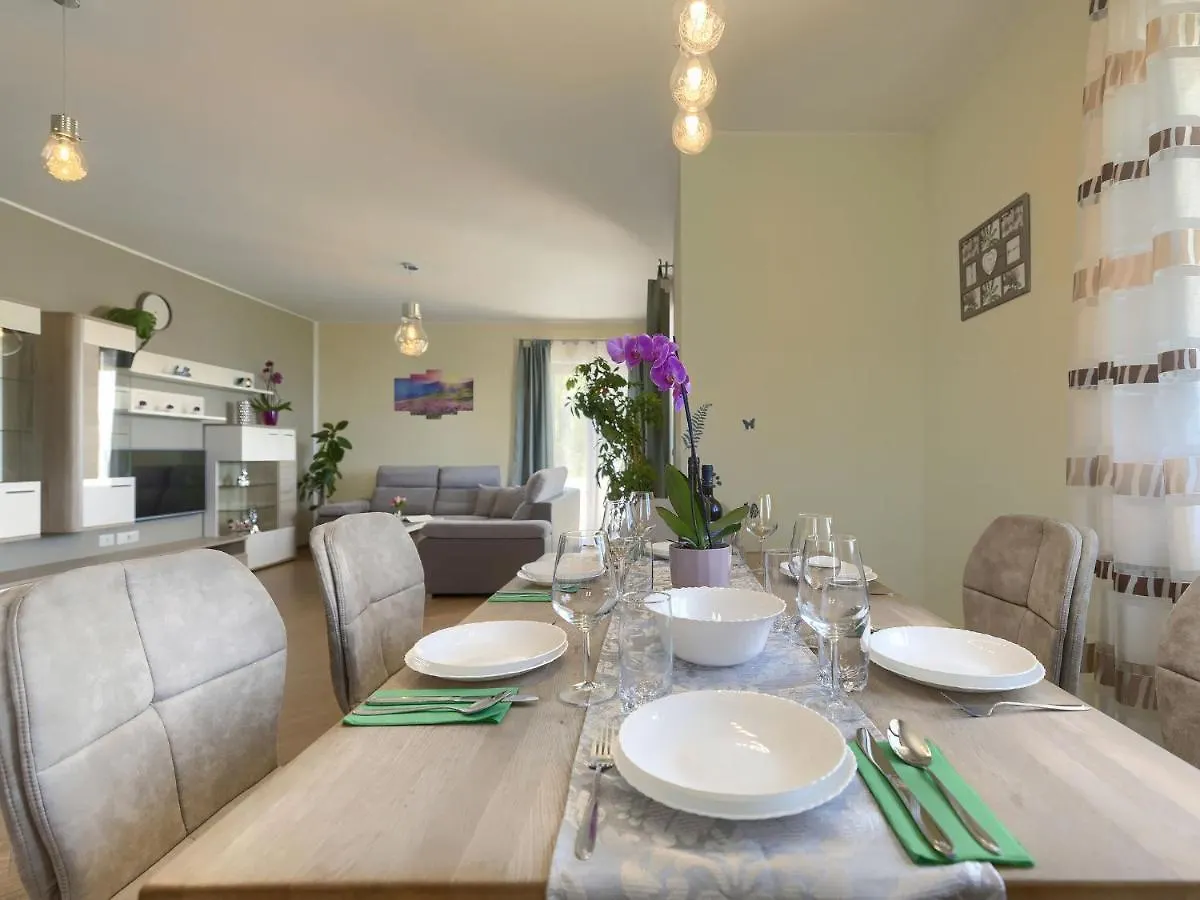 Holiday Home Montebello By Interhome モトヴン 0*,